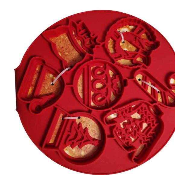 CWC Cook With Color Silicone Pancake Mold 7 in 1 Christmas Shapes - Picture 5 of 6